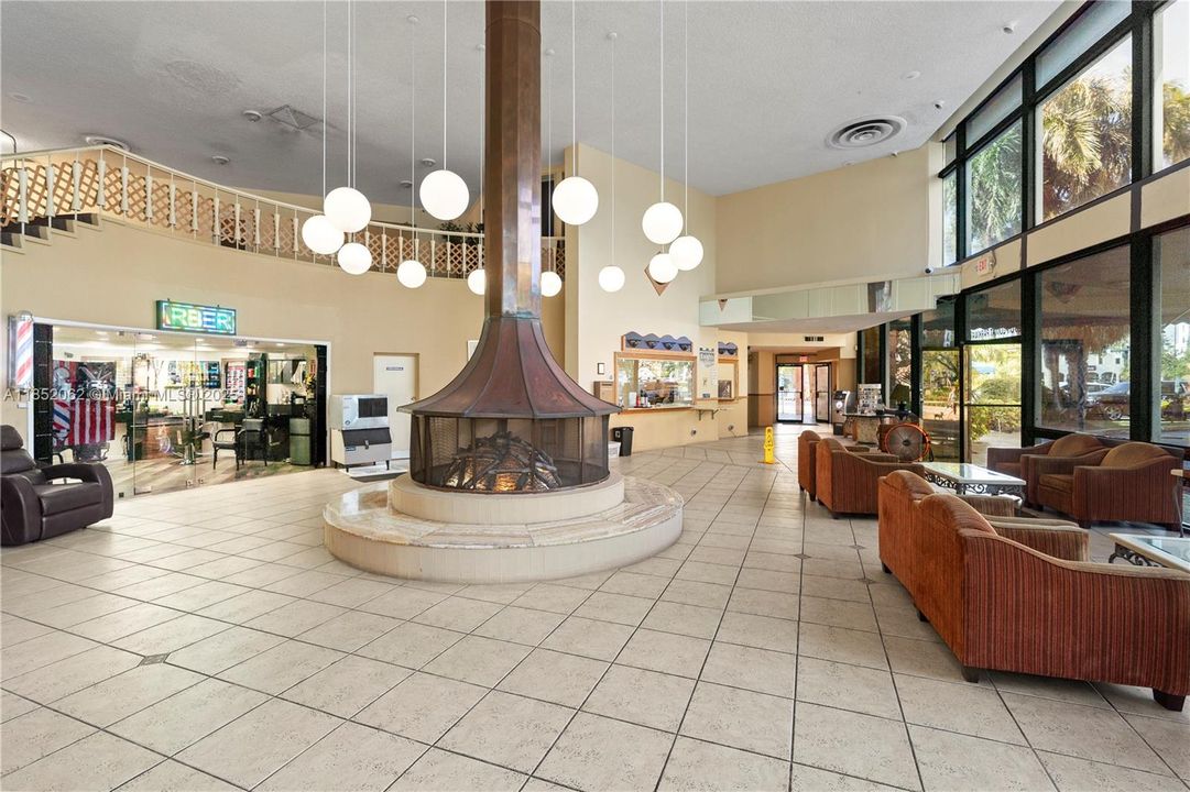 待售: $128,000 (1 贝兹, 1 浴室, 320 平方英尺)