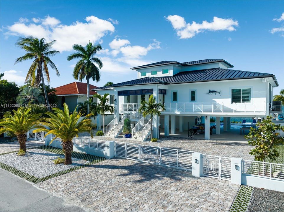 For Sale: $4,500,000 (4 beds, 4 baths, 2907 Square Feet)