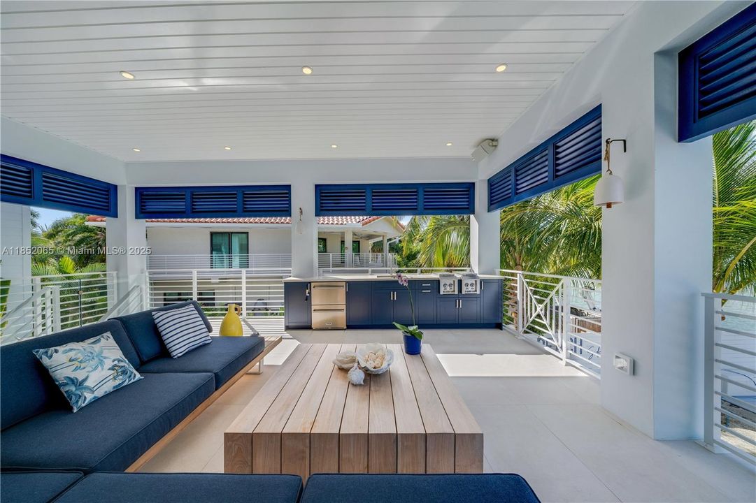 For Sale: $4,500,000 (4 beds, 4 baths, 2907 Square Feet)