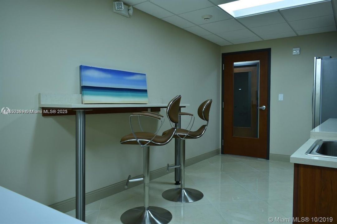 В аренду: $1,000 (0 спален, 0 ванн, 0 Квадратных фут)