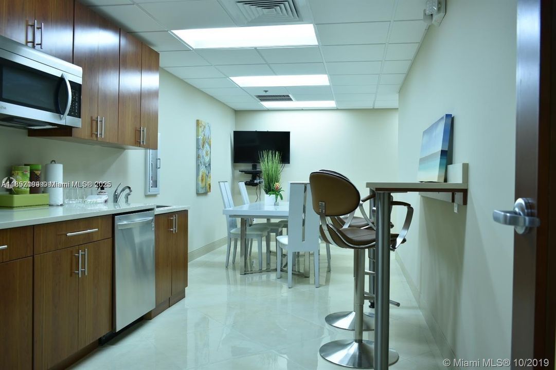 В аренду: $1,000 (0 спален, 0 ванн, 0 Квадратных фут)