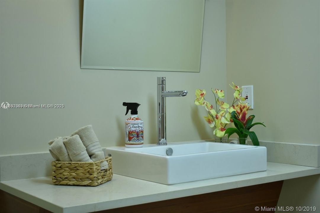 В аренду: $1,000 (0 спален, 0 ванн, 0 Квадратных фут)