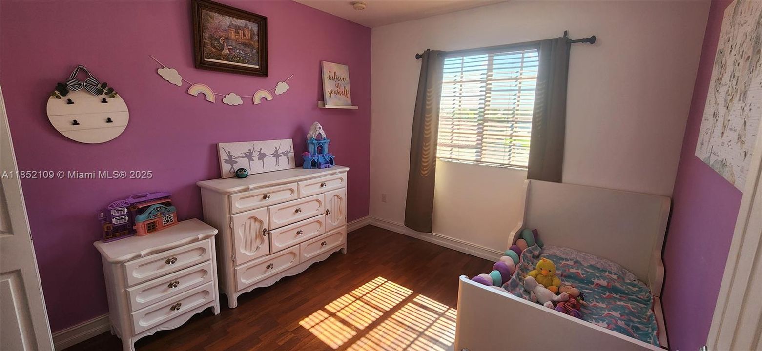 Недавно продано: $425,000 (3 спален, 2 ванн, 1550 Квадратных фут)