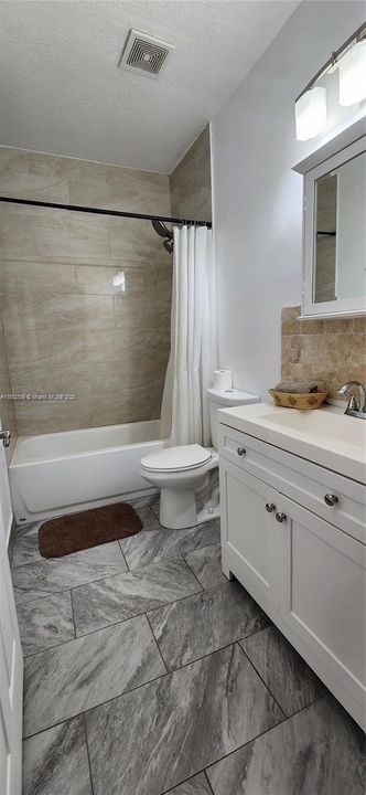 Недавно продано: $425,000 (3 спален, 2 ванн, 1550 Квадратных фут)