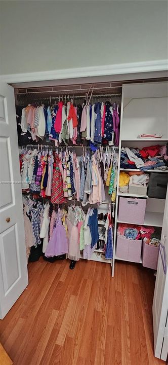 Недавно продано: $425,000 (3 спален, 2 ванн, 1550 Квадратных фут)