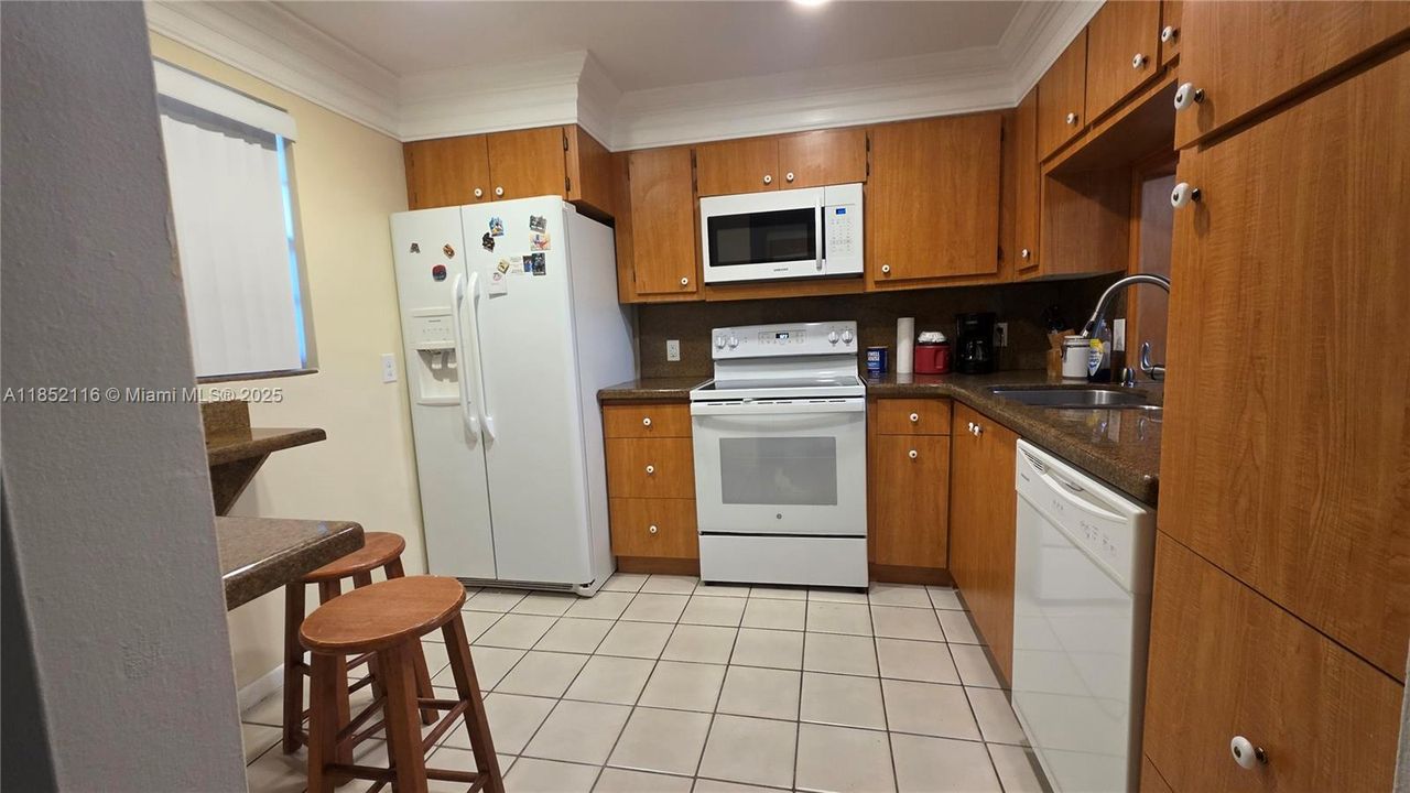 Recientemente alquilado: $1,000 (1 camas, 1 baños, 1074 Pies cuadrados)