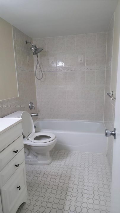 Recientemente alquilado: $1,000 (1 camas, 1 baños, 1074 Pies cuadrados)