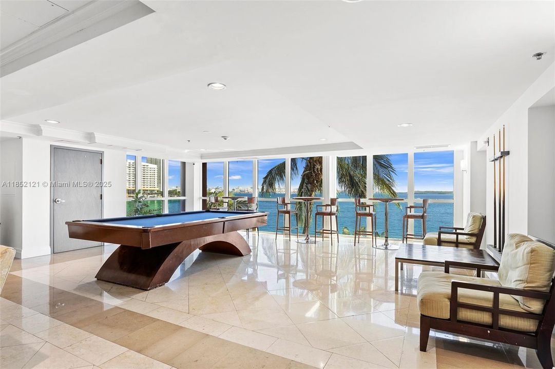 En Venta: $650,000 (2 camas, 2 baños, 1140 Pies cuadrados)