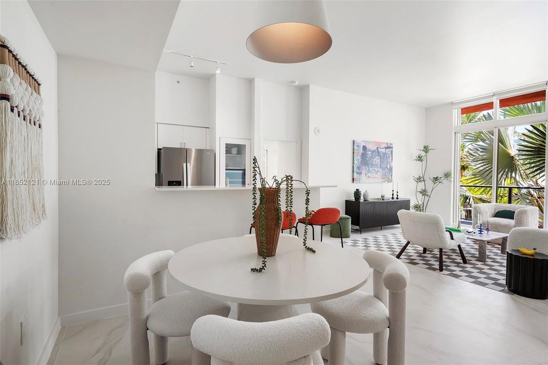 En Venta: $650,000 (2 camas, 2 baños, 1140 Pies cuadrados)