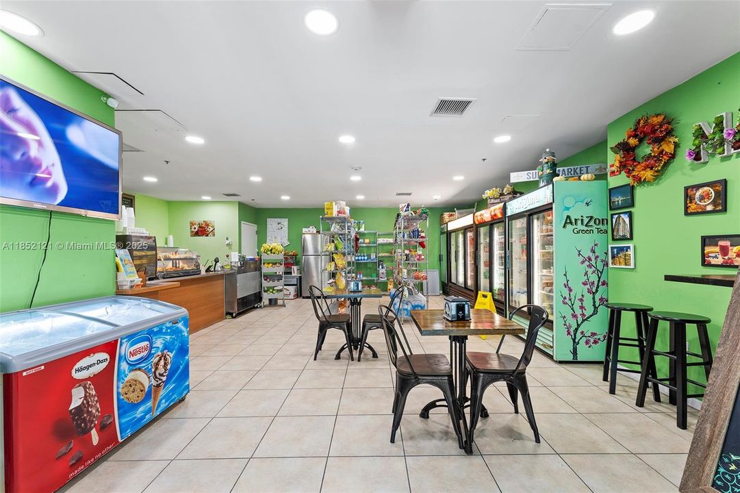 En Venta: $650,000 (2 camas, 2 baños, 1140 Pies cuadrados)