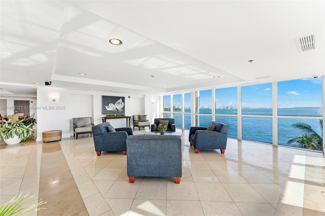 En Venta: $650,000 (2 camas, 2 baños, 1140 Pies cuadrados)