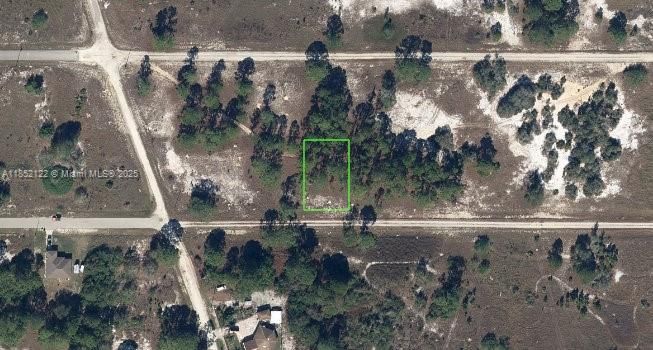 最近售出: $14,500 (0.23 acres)