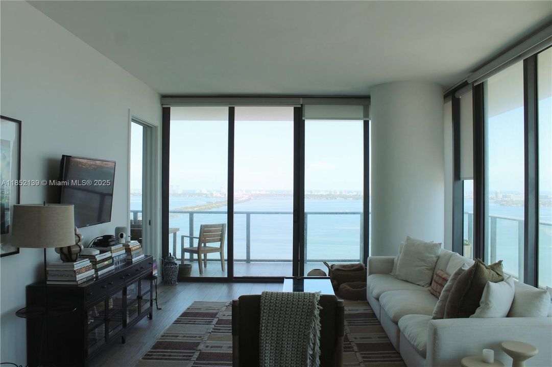 En Venta: $1,990,000 (4 camas, 4 baños, 1871 Pies cuadrados)