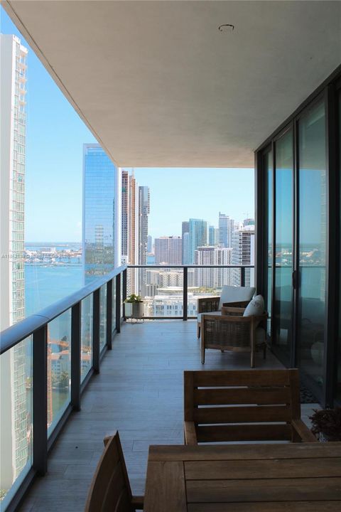 En Venta: $1,990,000 (4 camas, 4 baños, 1871 Pies cuadrados)