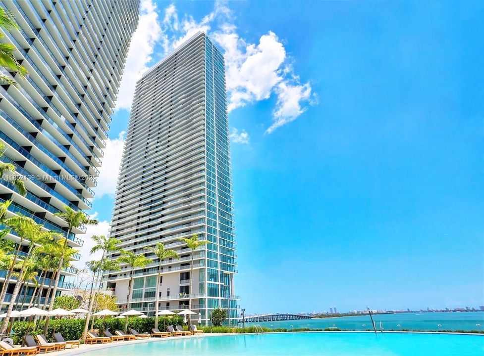 En Venta: $1,990,000 (4 camas, 4 baños, 1871 Pies cuadrados)