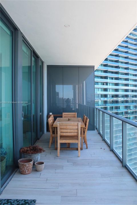 En Venta: $1,990,000 (4 camas, 4 baños, 1871 Pies cuadrados)