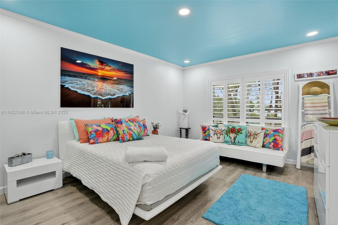 Vendido Recientemente: $1,100,000 (2 camas, 2 baños, 1601 Pies cuadrados)