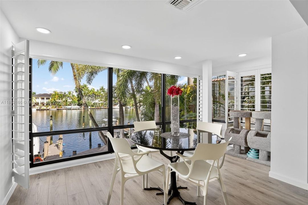 Vendido Recientemente: $1,100,000 (2 camas, 2 baños, 1601 Pies cuadrados)