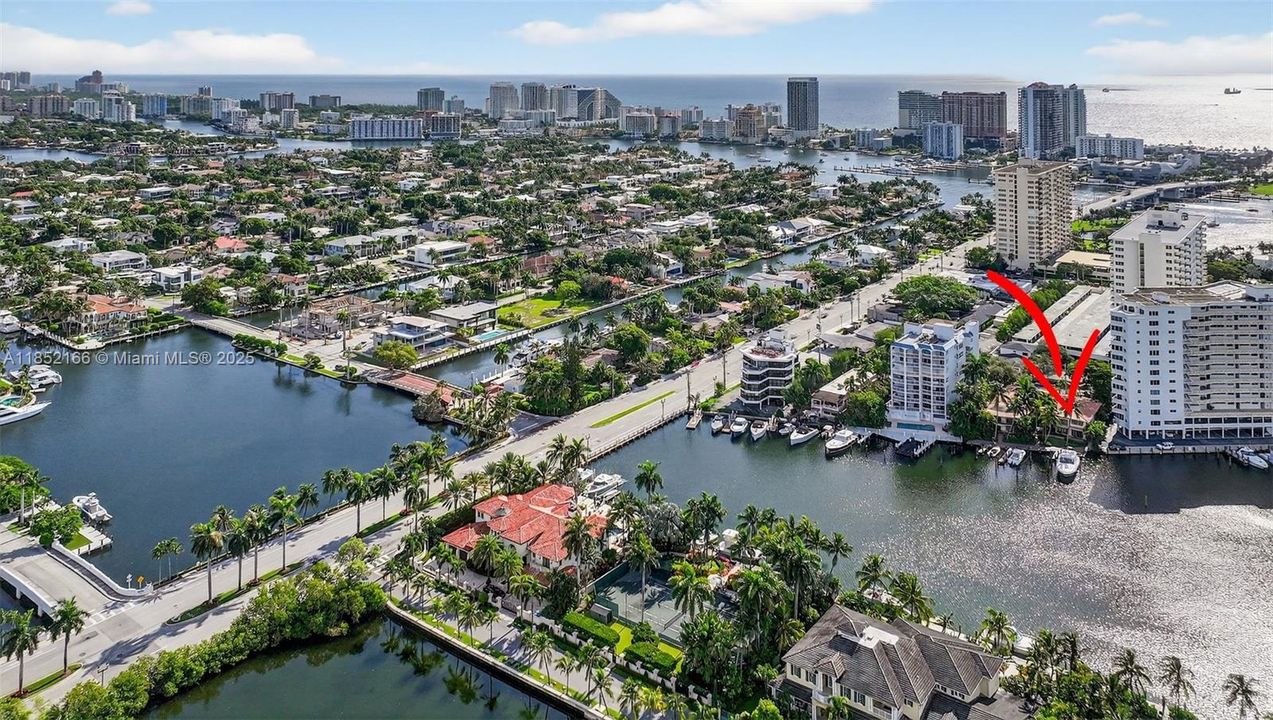 Vendido Recientemente: $1,100,000 (2 camas, 2 baños, 1601 Pies cuadrados)