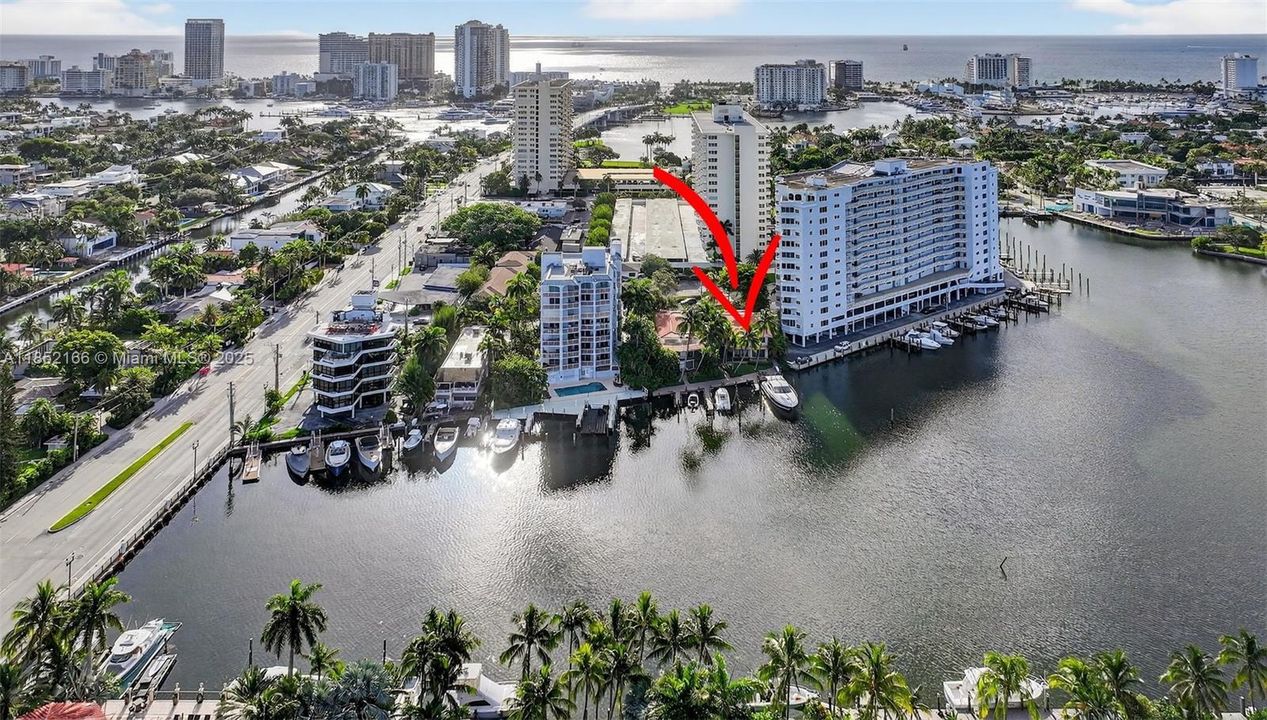 Vendido Recientemente: $1,100,000 (2 camas, 2 baños, 1601 Pies cuadrados)