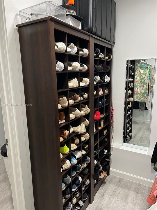 Vendido Recientemente: $1,100,000 (2 camas, 2 baños, 1601 Pies cuadrados)