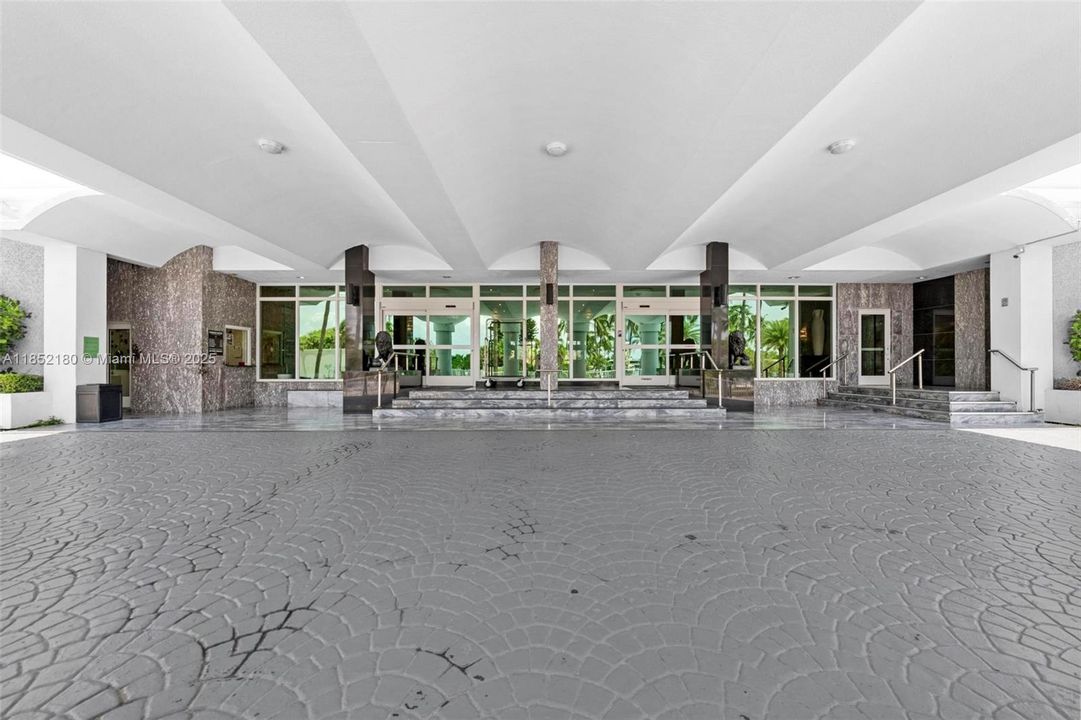 Recently Sold: $399,000 (2 beds, 2 baths, 980 Square Feet)