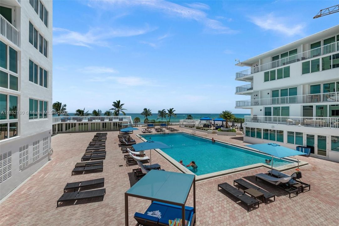 Recently Sold: $399,000 (2 beds, 2 baths, 980 Square Feet)