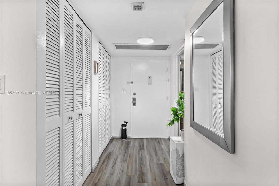 Recently Sold: $399,000 (2 beds, 2 baths, 980 Square Feet)