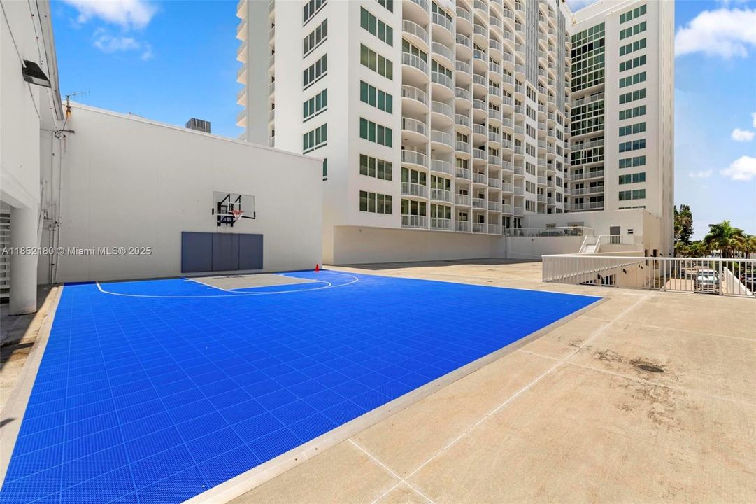 Recently Sold: $399,000 (2 beds, 2 baths, 980 Square Feet)