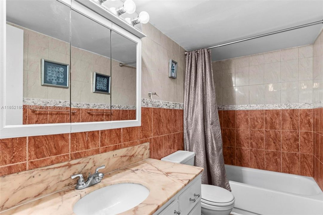 Recently Sold: $399,000 (2 beds, 2 baths, 980 Square Feet)