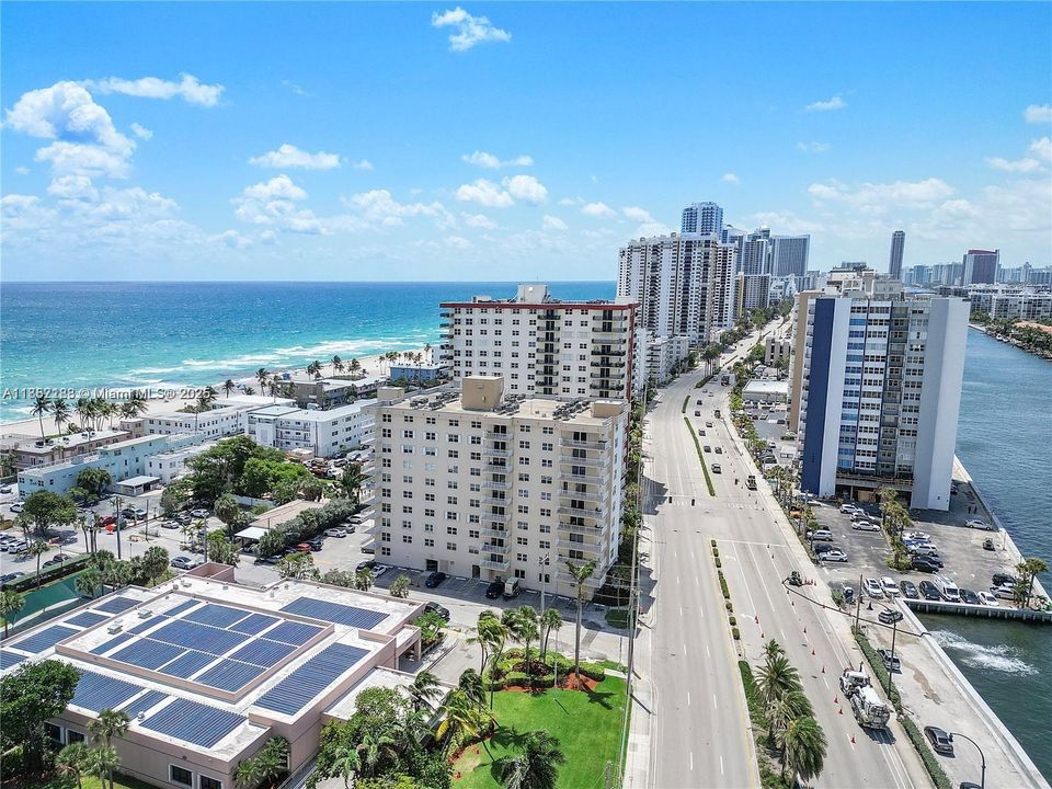 For Sale: $399,000 (2 beds, 2 baths, 1242 Square Feet)