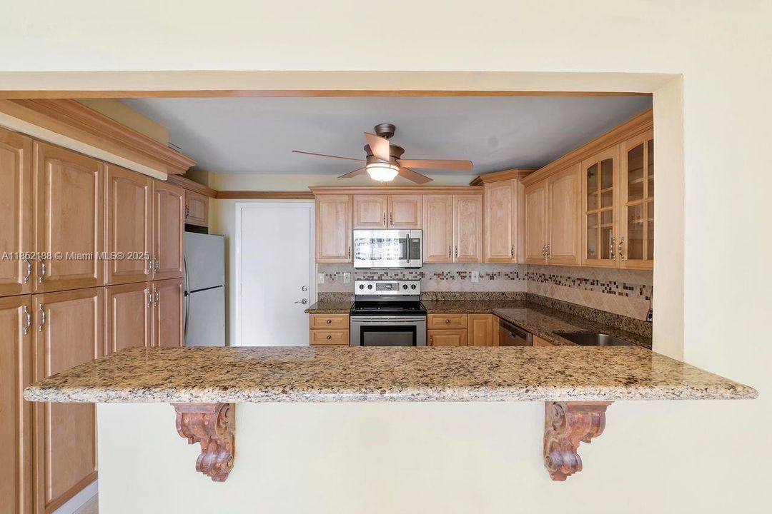 For Sale: $399,000 (2 beds, 2 baths, 1242 Square Feet)