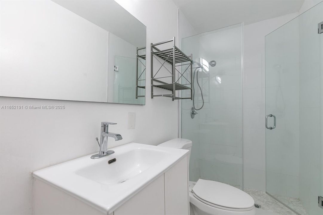 Под контрактом: $5,500 (4 спален, 3 ванн, 2473 Квадратных фут)