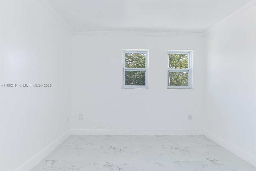 Под контрактом: $5,500 (4 спален, 3 ванн, 2473 Квадратных фут)