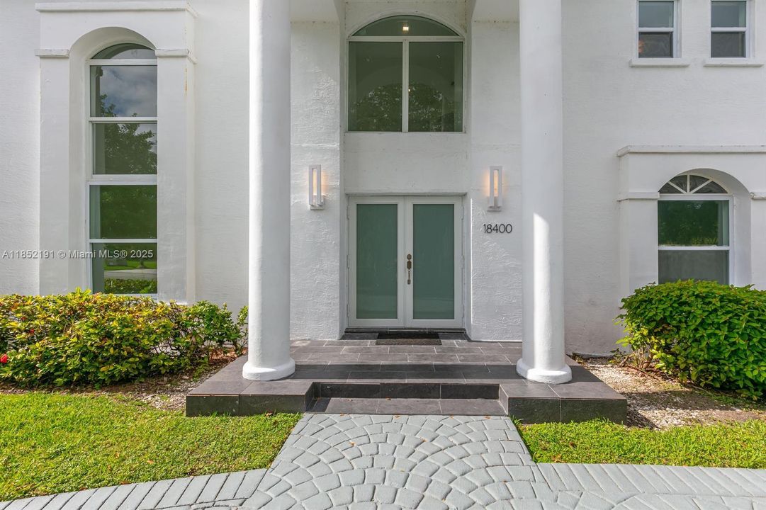 Под контрактом: $5,500 (4 спален, 3 ванн, 2473 Квадратных фут)