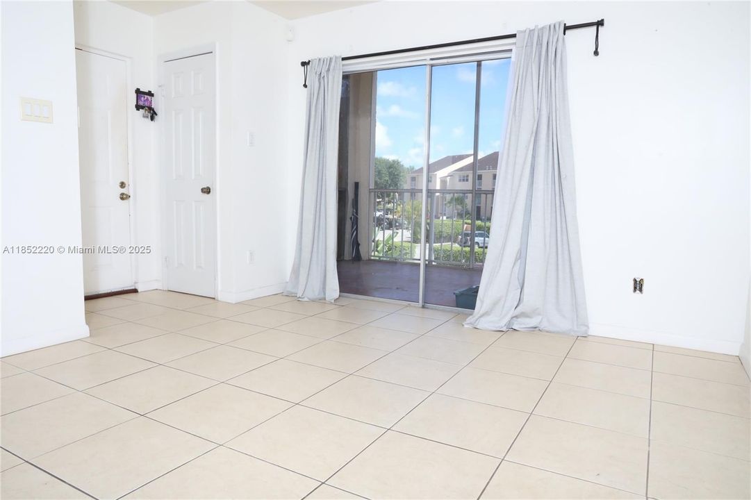 Activo con contrato: $199,000 (1 camas, 1 baños, 693 Pies cuadrados)