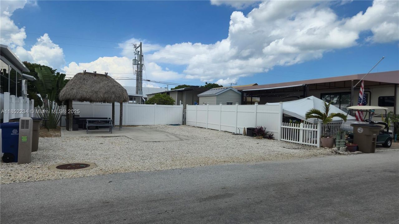 待售: $355,000 (0.04 acres)