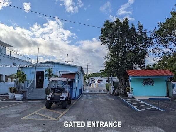 待售: $355,000 (0.04 acres)