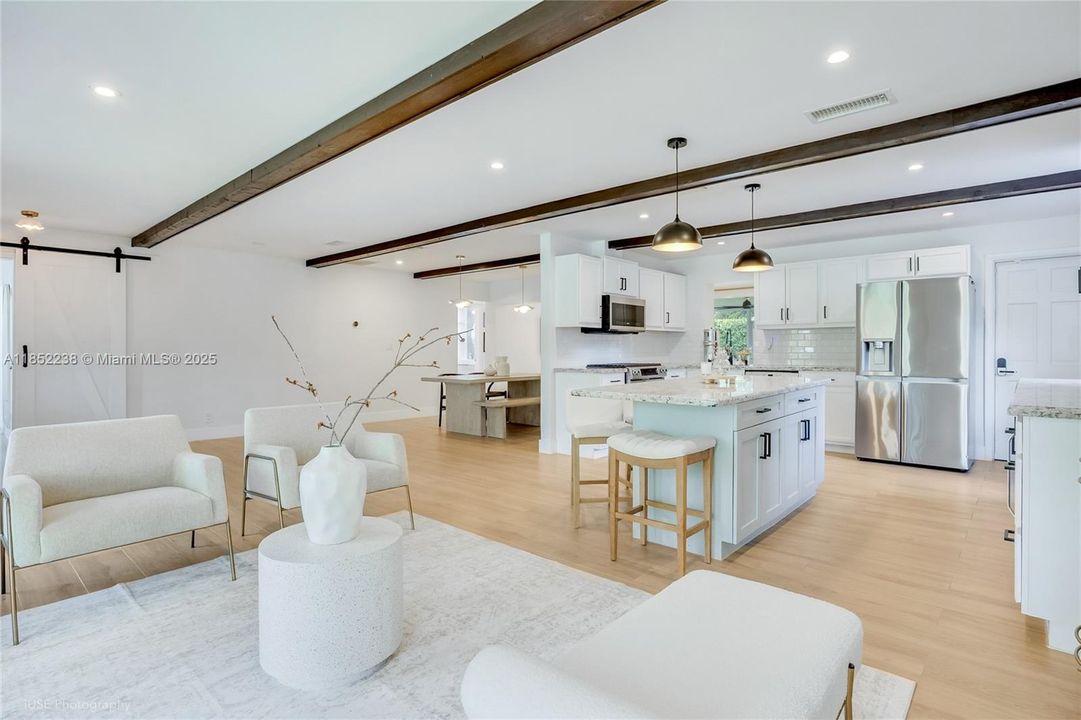 待售: $775,000 (3 贝兹, 2 浴室, 1606 平方英尺)