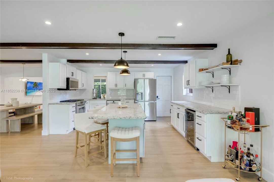 待售: $775,000 (3 贝兹, 2 浴室, 1606 平方英尺)