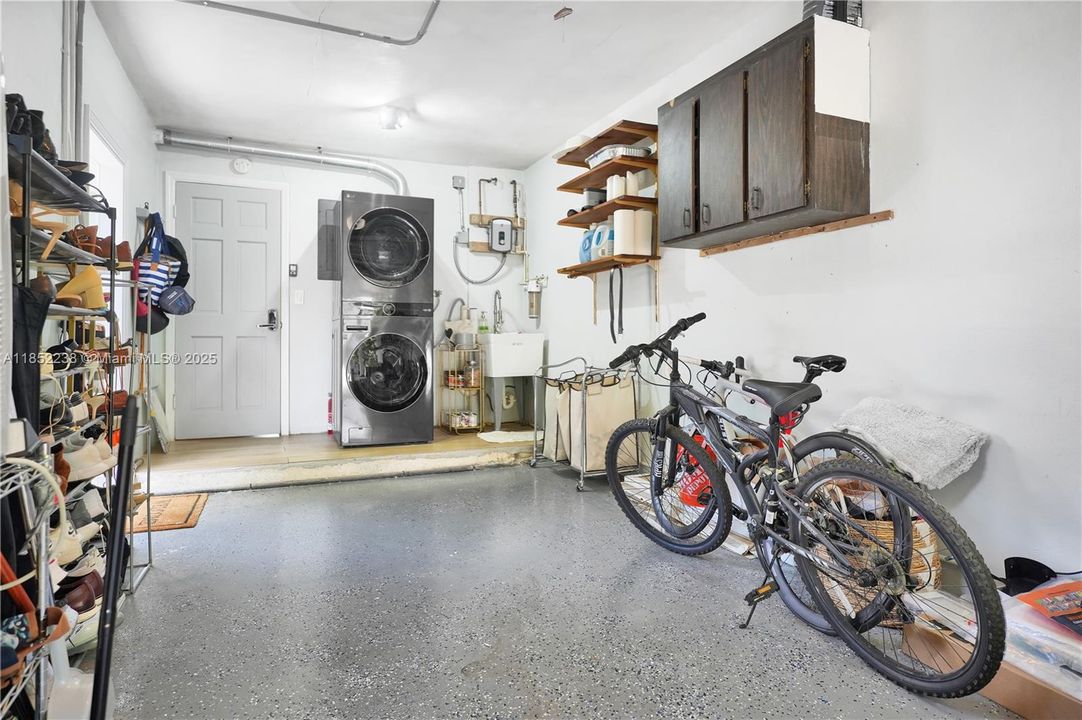 待售: $775,000 (3 贝兹, 2 浴室, 1606 平方英尺)