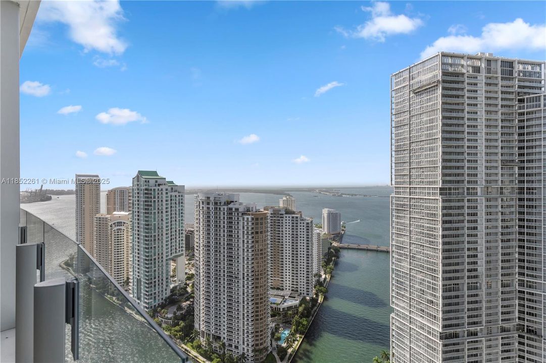 Active With Contract: $2,750,000 (3 beds, 2 baths, 2126 Square Feet)