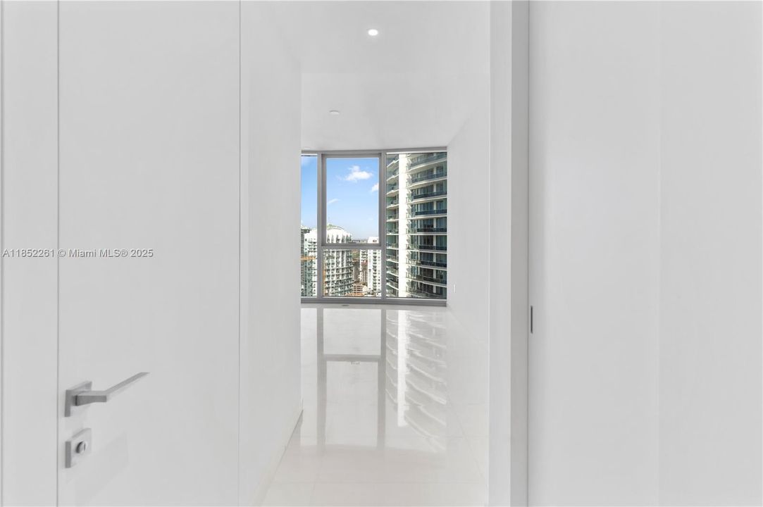 Active With Contract: $2,750,000 (3 beds, 2 baths, 2126 Square Feet)