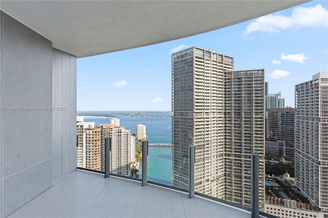 Active With Contract: $2,750,000 (3 beds, 2 baths, 2126 Square Feet)