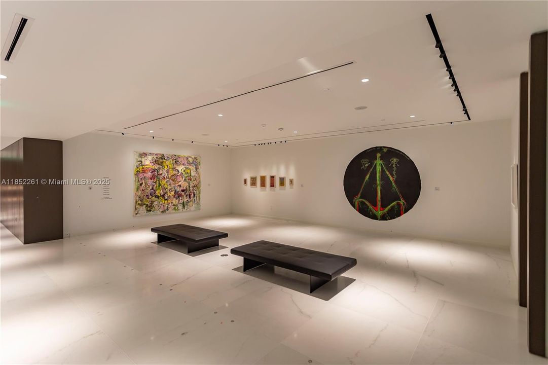 Active With Contract: $2,750,000 (3 beds, 2 baths, 2126 Square Feet)