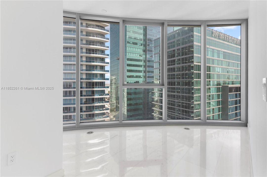 Active With Contract: $2,750,000 (3 beds, 2 baths, 2126 Square Feet)