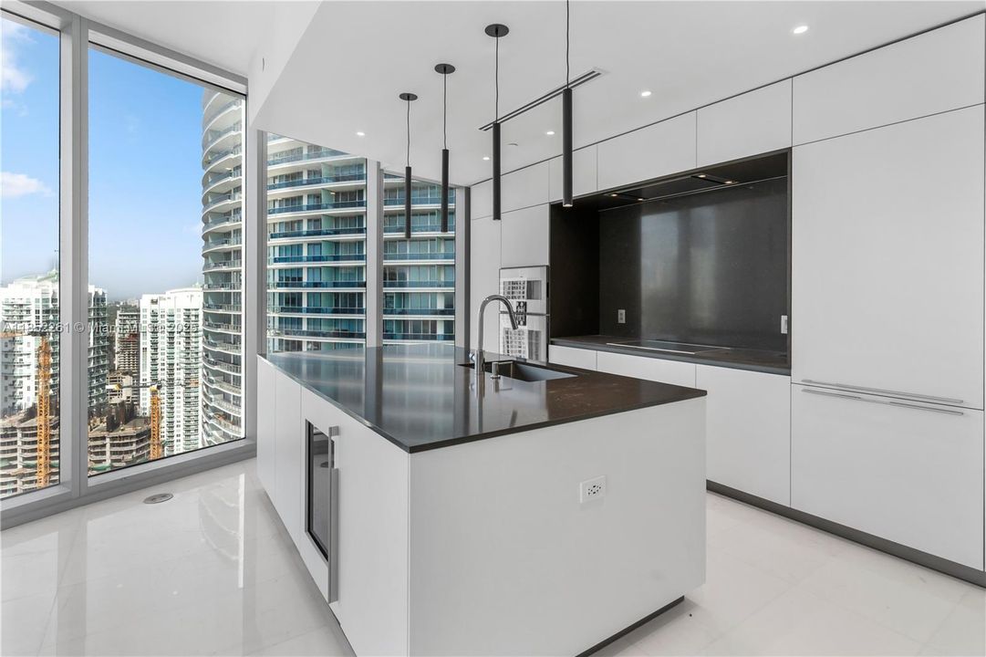 Active With Contract: $2,750,000 (3 beds, 2 baths, 2126 Square Feet)