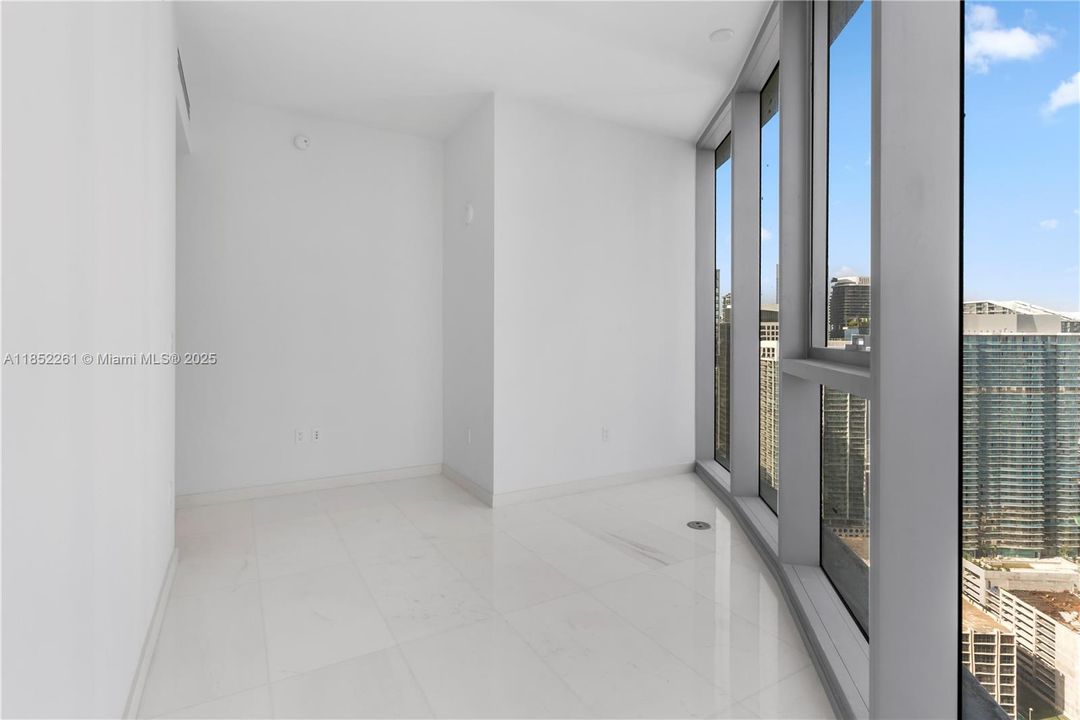 Active With Contract: $2,750,000 (3 beds, 2 baths, 2126 Square Feet)