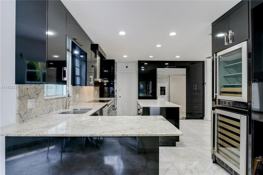 Active With Contract: $2,795,000 (5 beds, 5 baths, 5194 Square Feet)