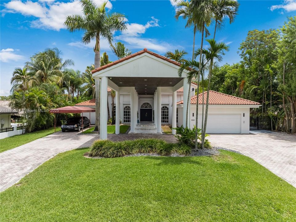 Active With Contract: $2,795,000 (5 beds, 5 baths, 5194 Square Feet)